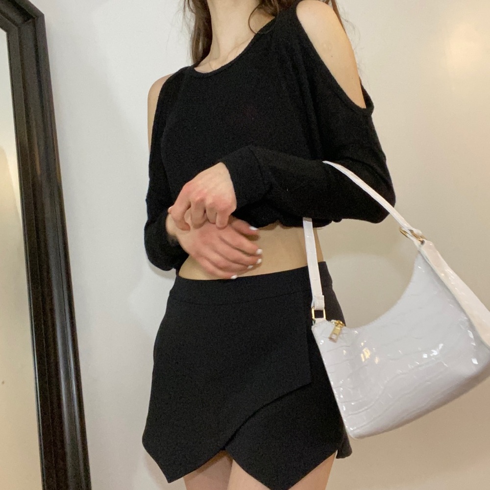 Shoulder Cut-Out Top
